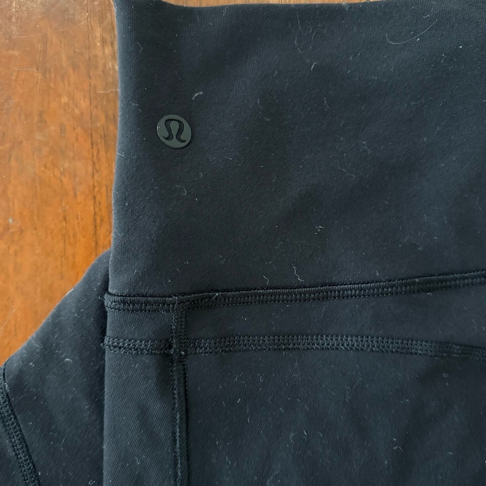 Lulu lemon 10 with mesh panels